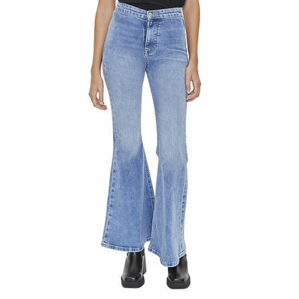 Forever 21 High Rise Slim Fit Stretch Flare Leg Jean in Medium Wash Size 28 NEW